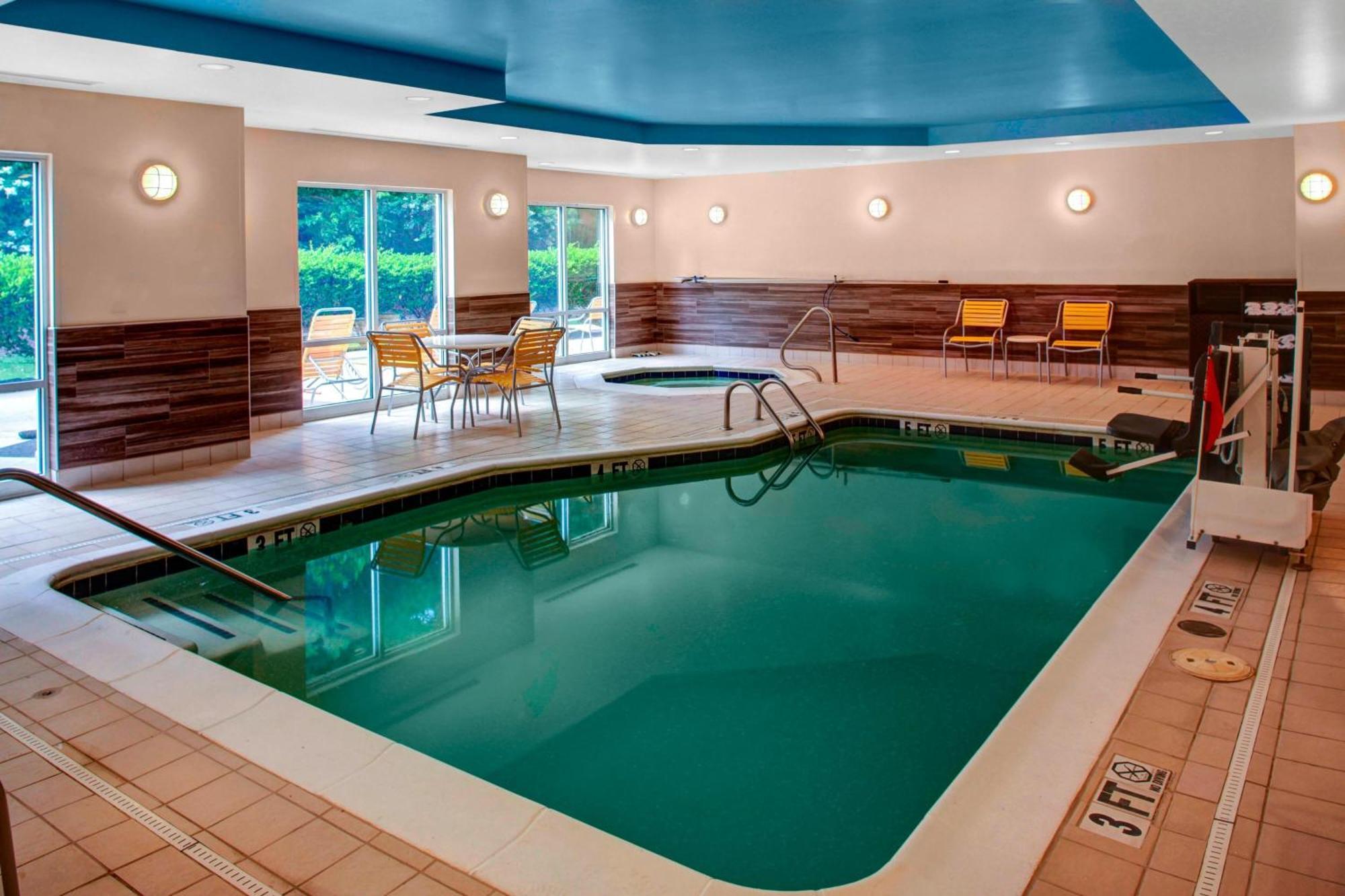 Fairfield Inn And Suites By Marriott Emporia I-95 Extérieur photo