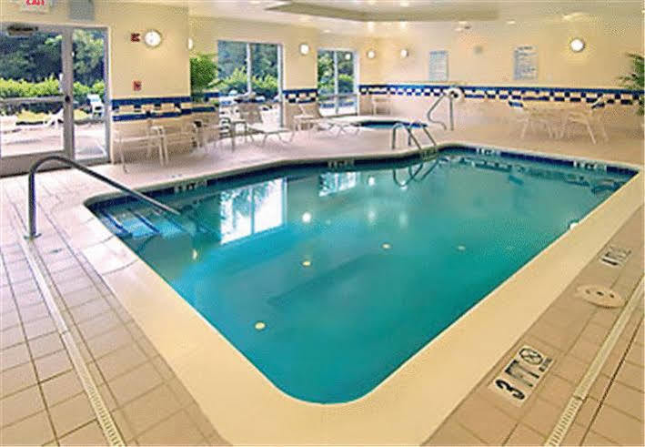 Fairfield Inn And Suites By Marriott Emporia I-95 Extérieur photo