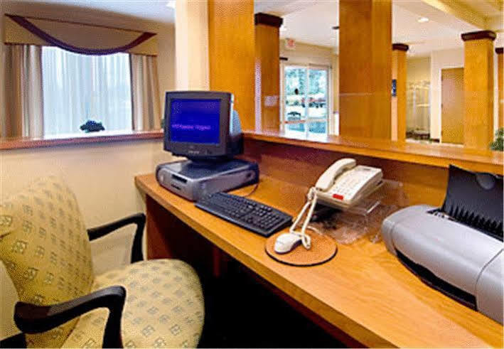 Fairfield Inn And Suites By Marriott Emporia I-95 Extérieur photo